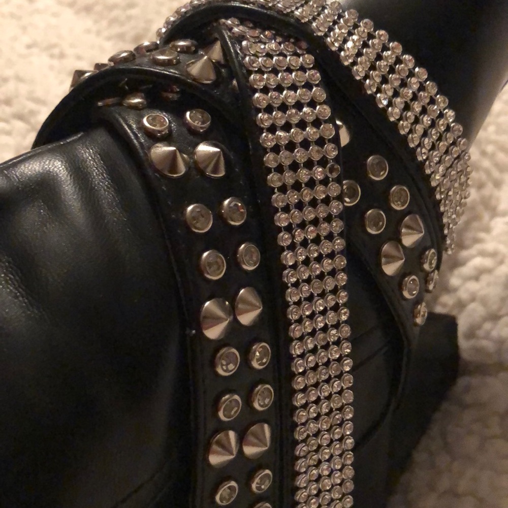 Boots - Picture 3 of 3